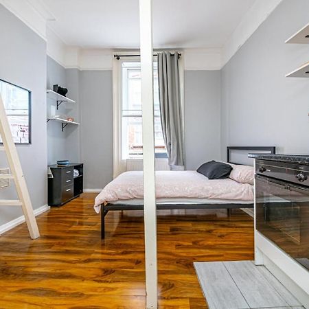 Private Room In Quirky Soho 런던 외부 사진